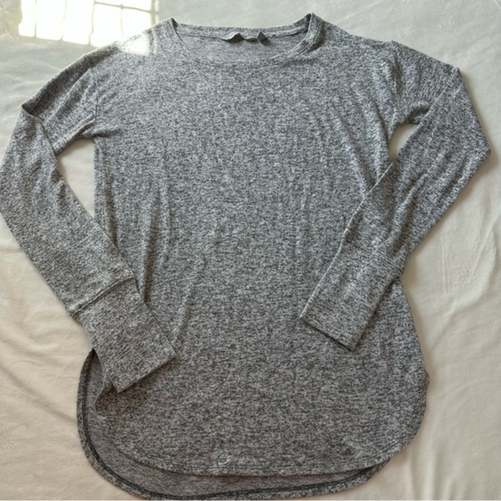 (1132) Athleta Long Sleeve Size XXS